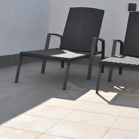 Penthouse Oasis Altos * Los Altos