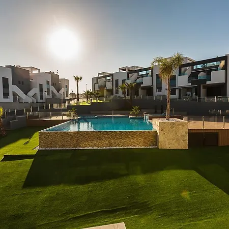 Penthouse Oasis Altos * Los Altos
